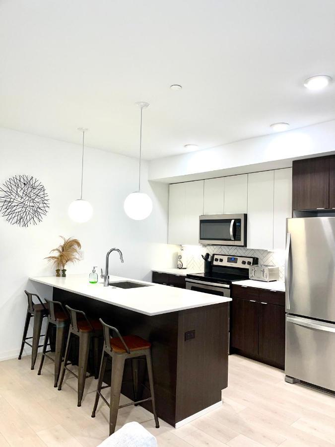 Modern 2 Bedroom With Movie Room Apartment Philadelphia