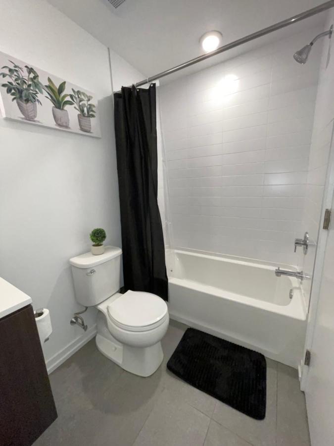 Apartment Modern 2 Bedroom With Movie Room *